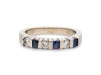 SAPPHIRE AND DIAMOND RING