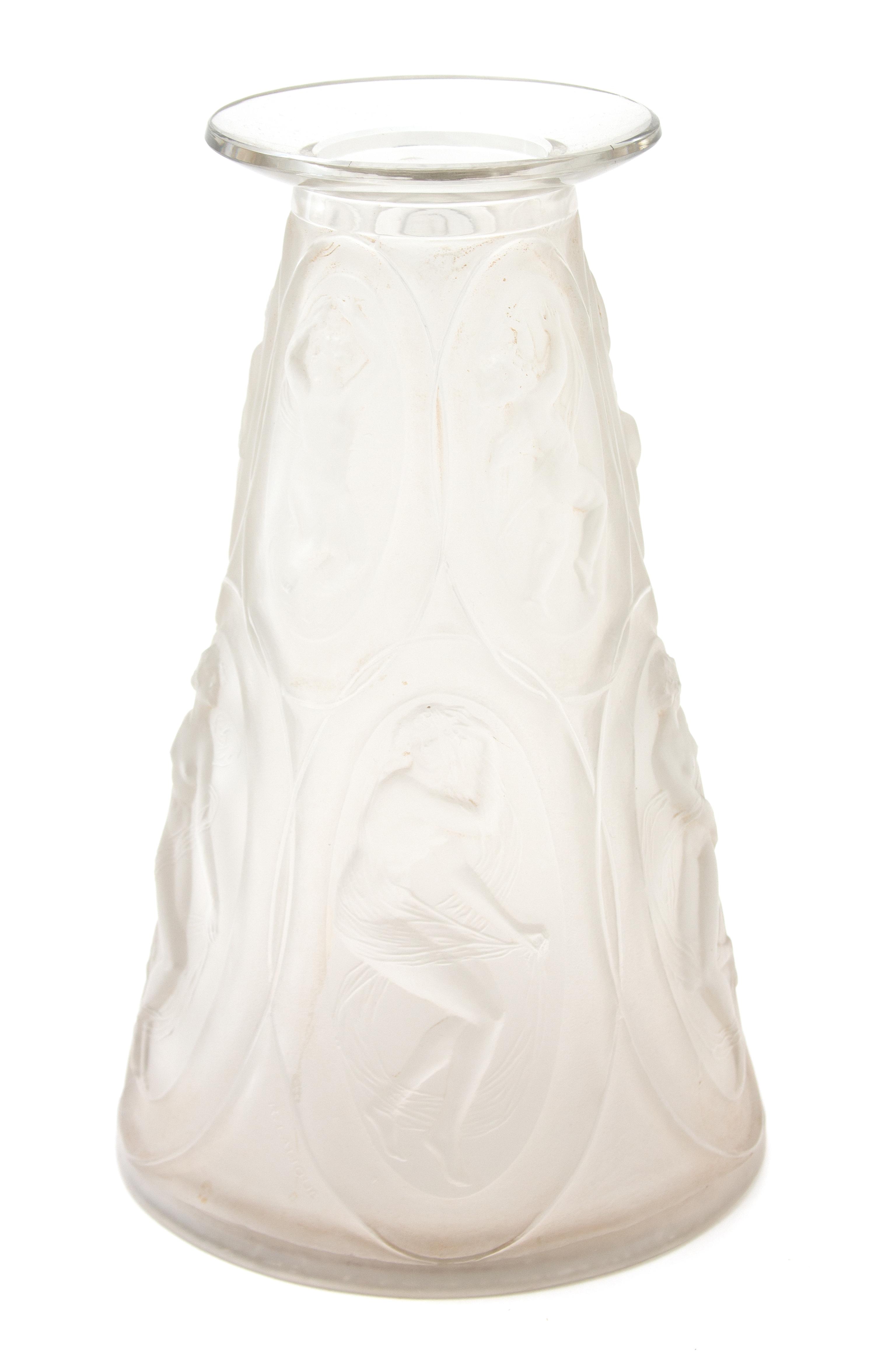 R. Lalique Frosted Glass Cammees Vase Height 10 x diameter 6 1/4 inches. — CIRCA 1923