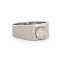 WHITE GOLD AND DIAMOND RING