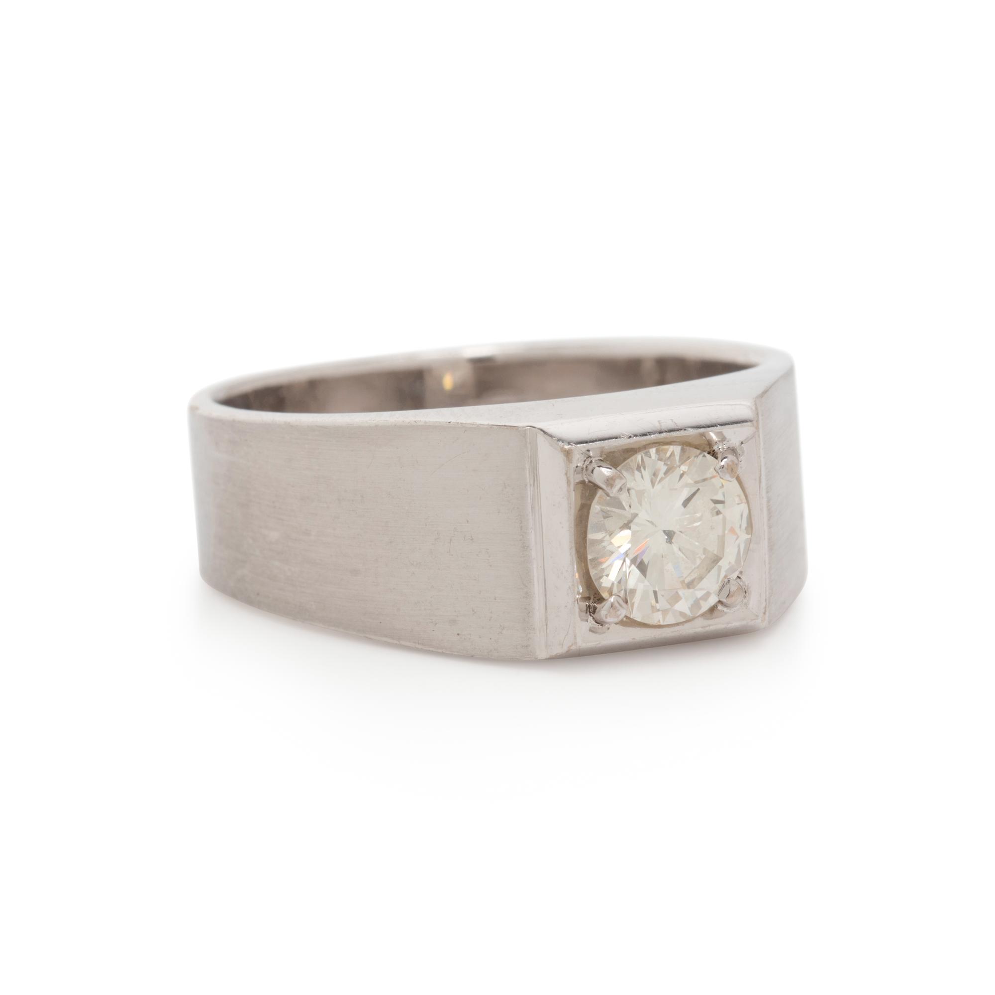WHITE GOLD AND DIAMOND RING