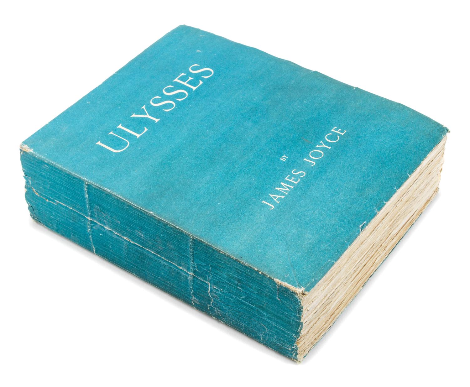 JOYCE, James (1882-1941). Ulysses . Paris: Shakespeare and Company, 1922.