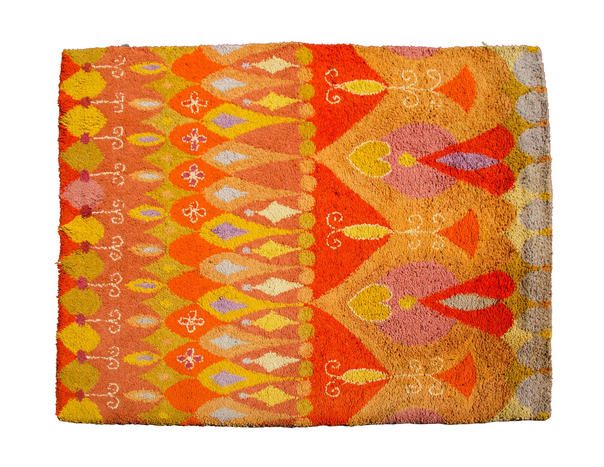 A Cynthia Sargent Hand Woven Wool Rug 9 feet 9 inches x 8 feet. — MID 20TH CENTURY