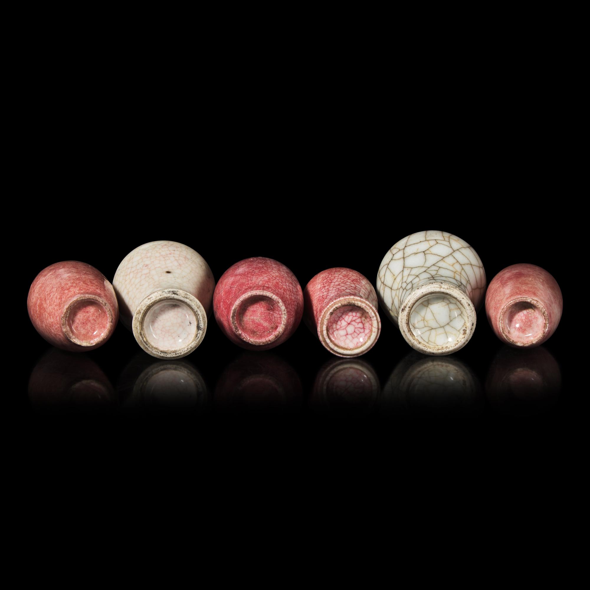 A Group of Six Chinese Porcelain Snuff Bottles 瓷鼻烟壺一組六件