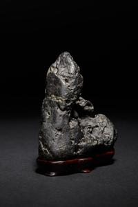 A Small Lingbi Scholar's Rock