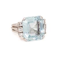 AQUAMARINE AND DIAMOND RING