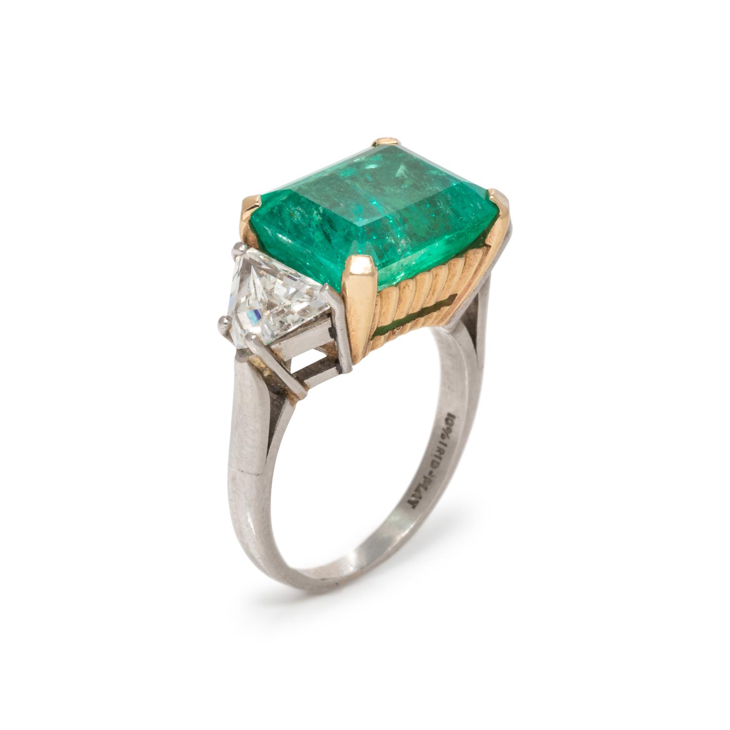 EMERALD AND DIAMOND RING