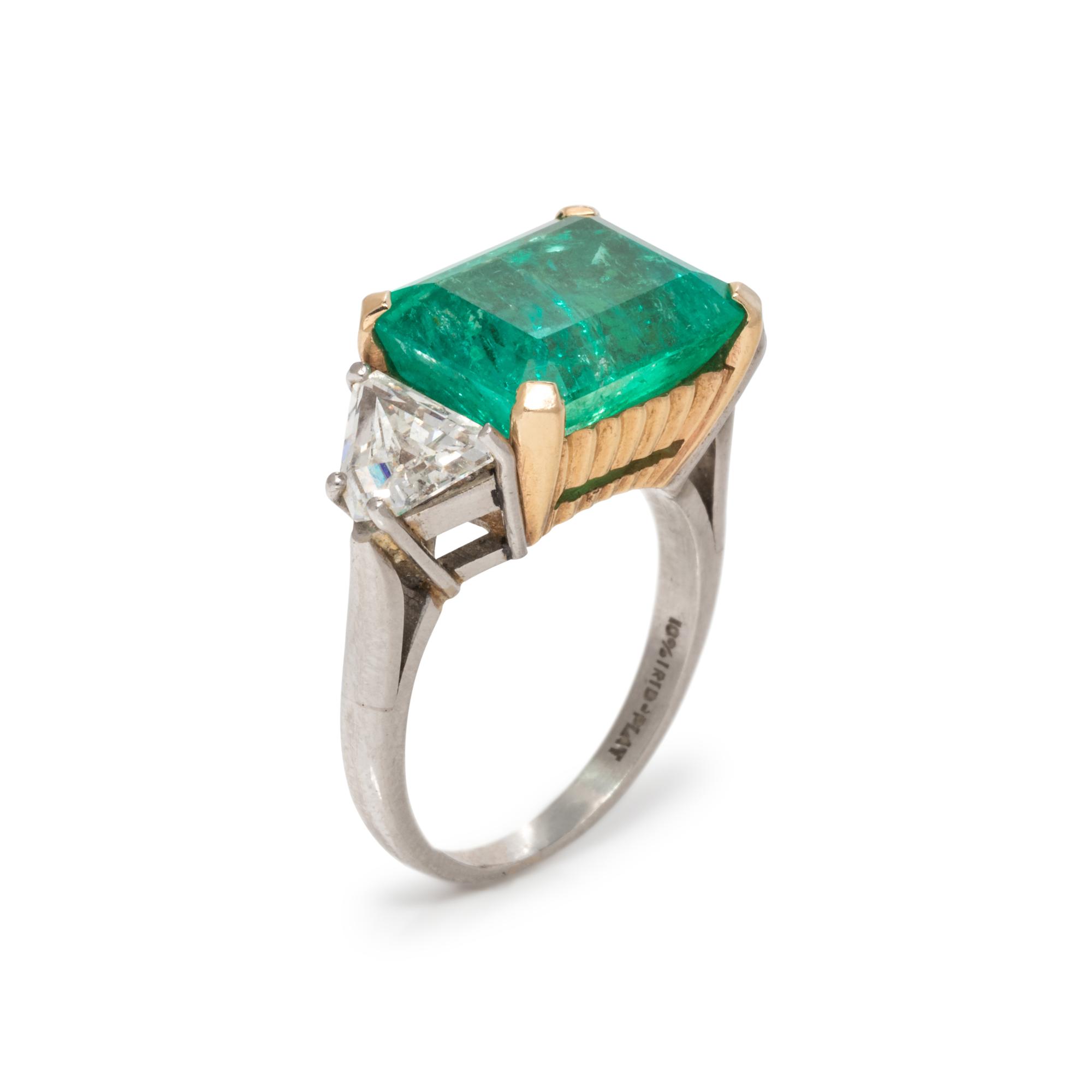 EMERALD AND DIAMOND RING