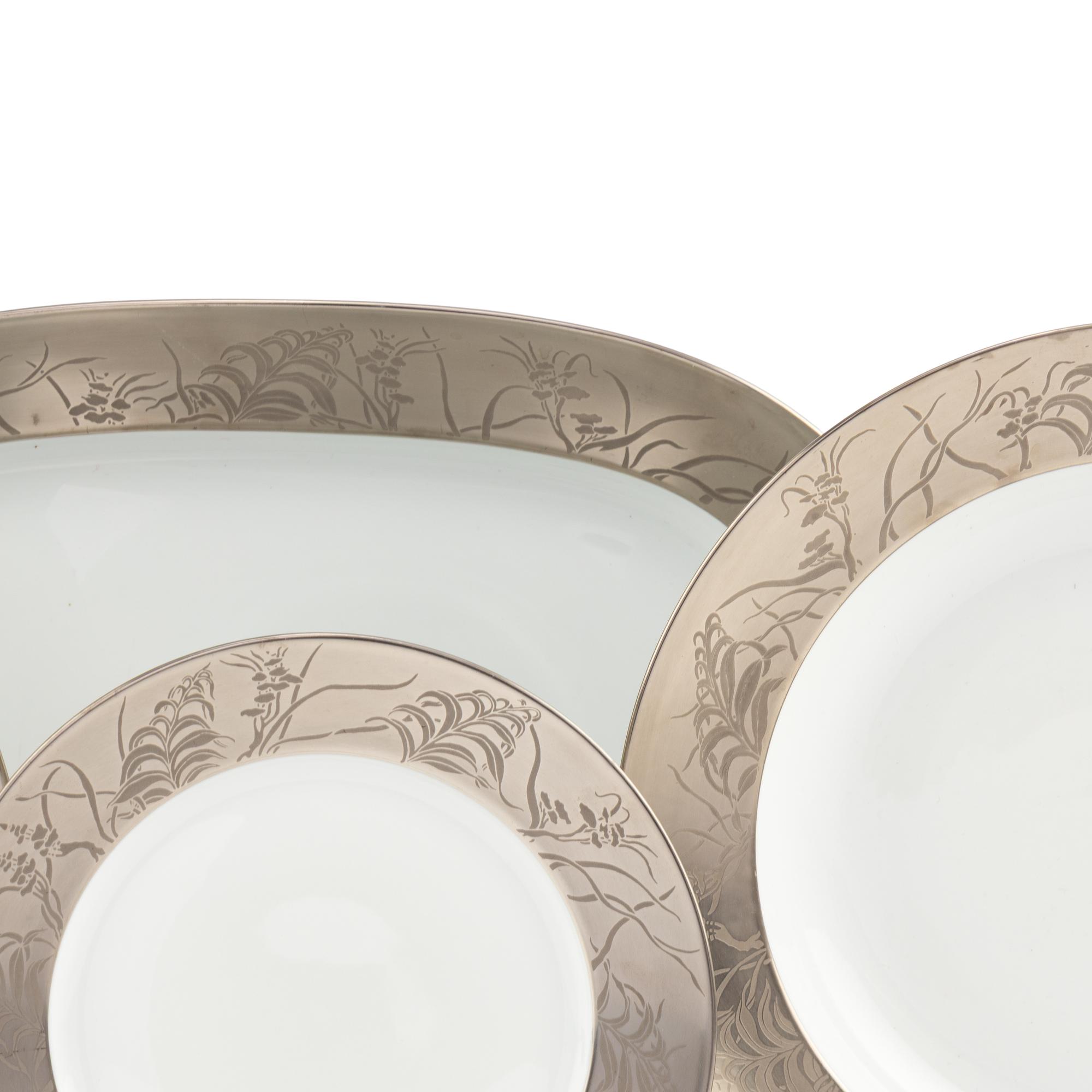 A Limoges Porcelain Dinner Service