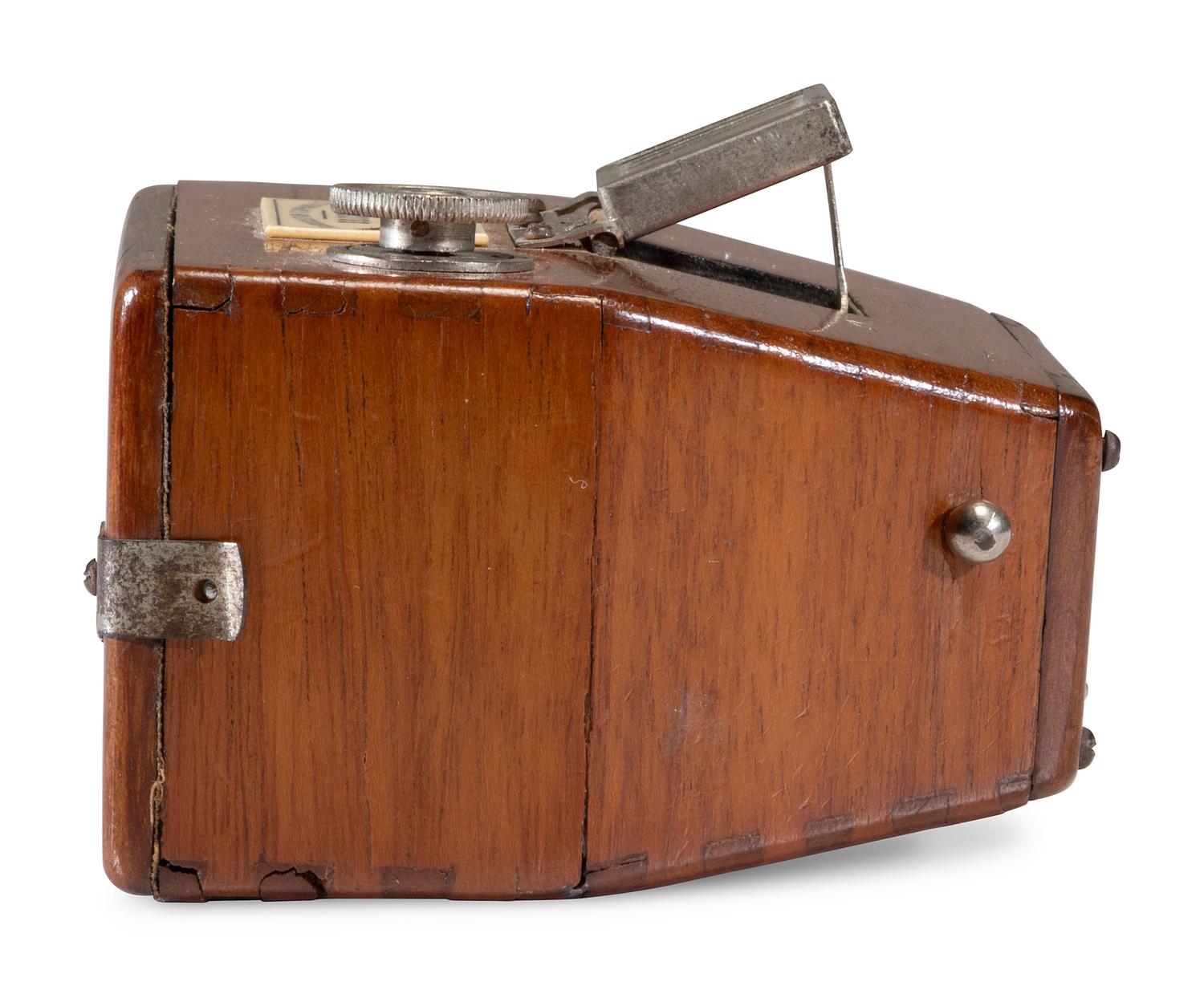 [EARLY PHOTOGRAPHY]. Truncated roll film box camera. Brichaut, Paris.