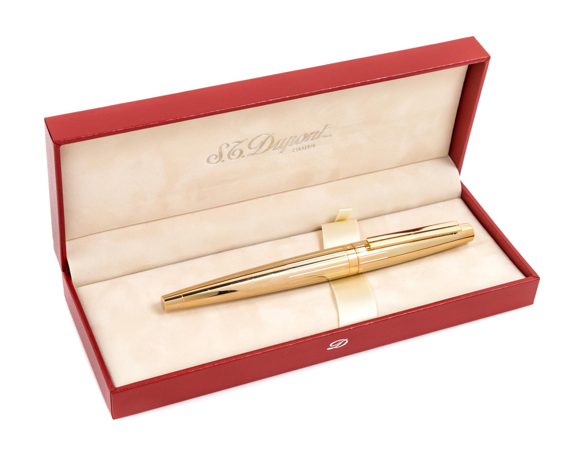An S.T. Dupont Gold-Plated Ellipsis Fountain Pen