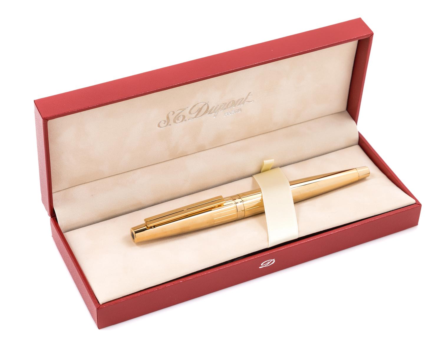 An S.T. Dupont Gold-Plated Ellipsis Fountain Pen