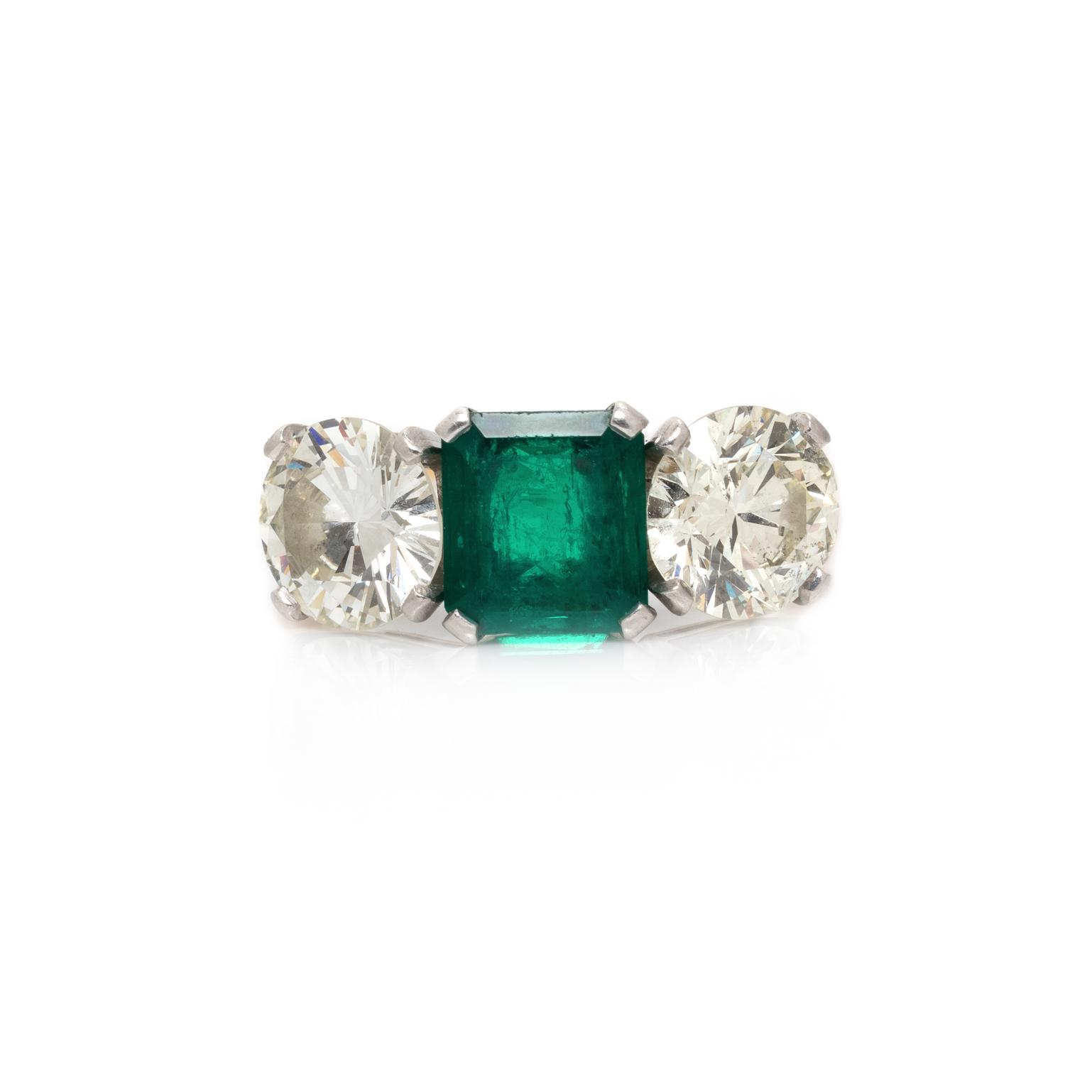 EMERALD AND DIAMOND RING