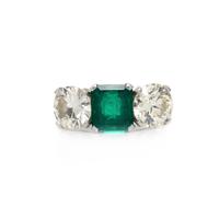 EMERALD AND DIAMOND RING