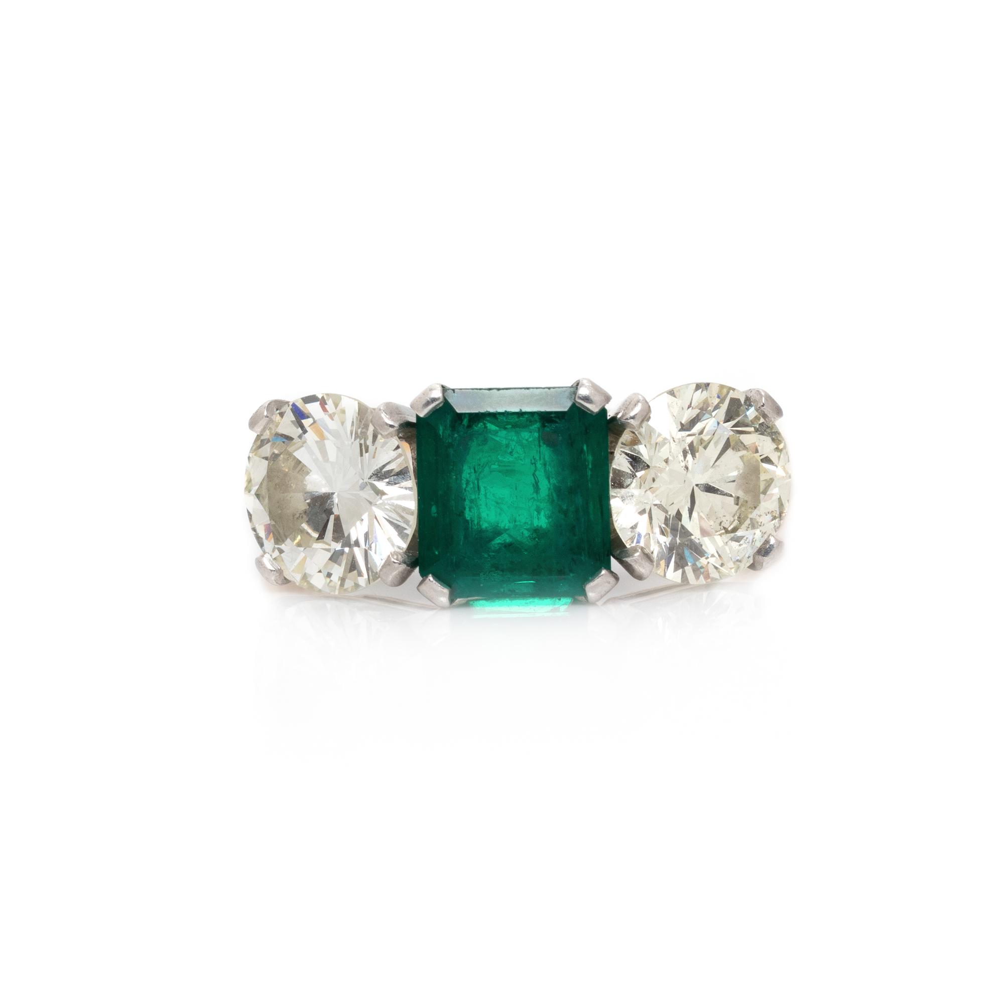 EMERALD AND DIAMOND RING