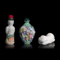 Three Chinese Molded 'Figural' Bottles, Late Qing Dynasty 晚清 瓷質鼻煙壺一組三件