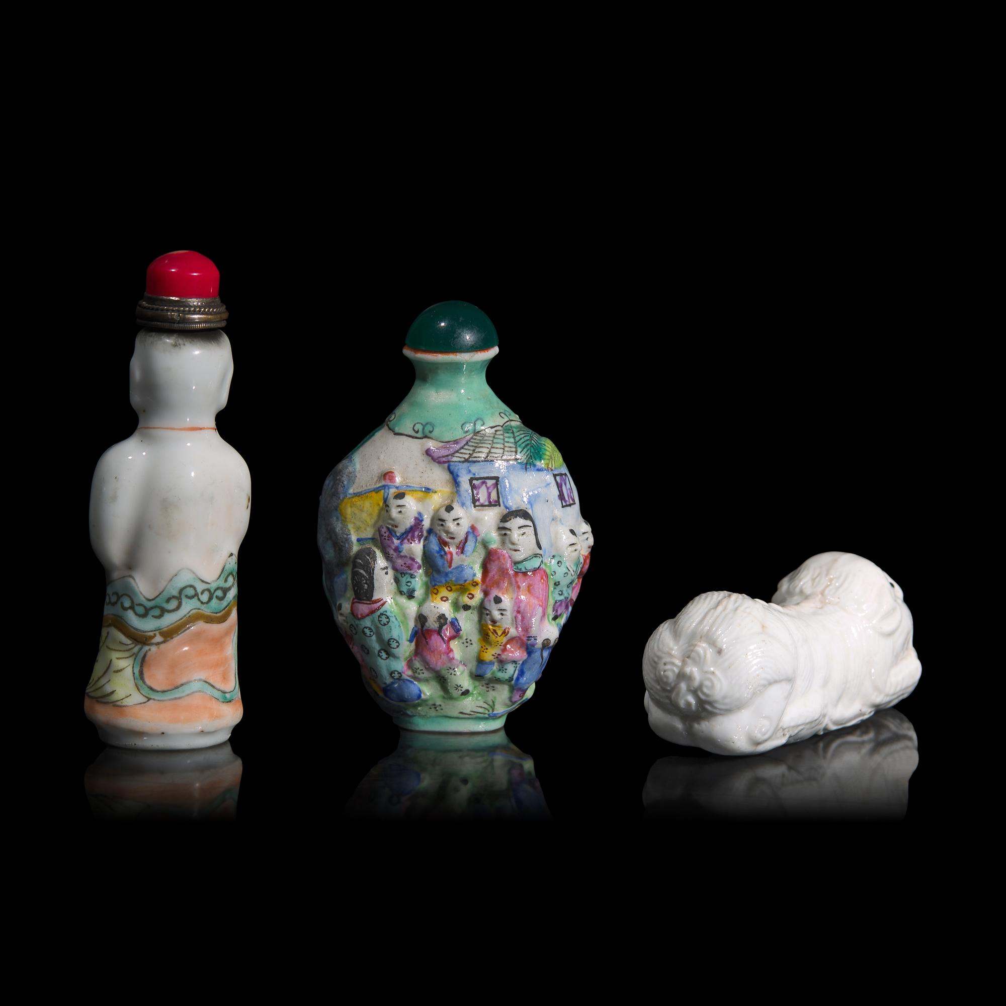 Three Chinese Molded 'Figural' Bottles, Late Qing Dynasty 晚清 瓷質鼻煙壺一組三件