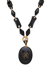 VICTORIAN, YELLOW GOLD AND ONYX MOURNING PENDANT/NECKLACE
