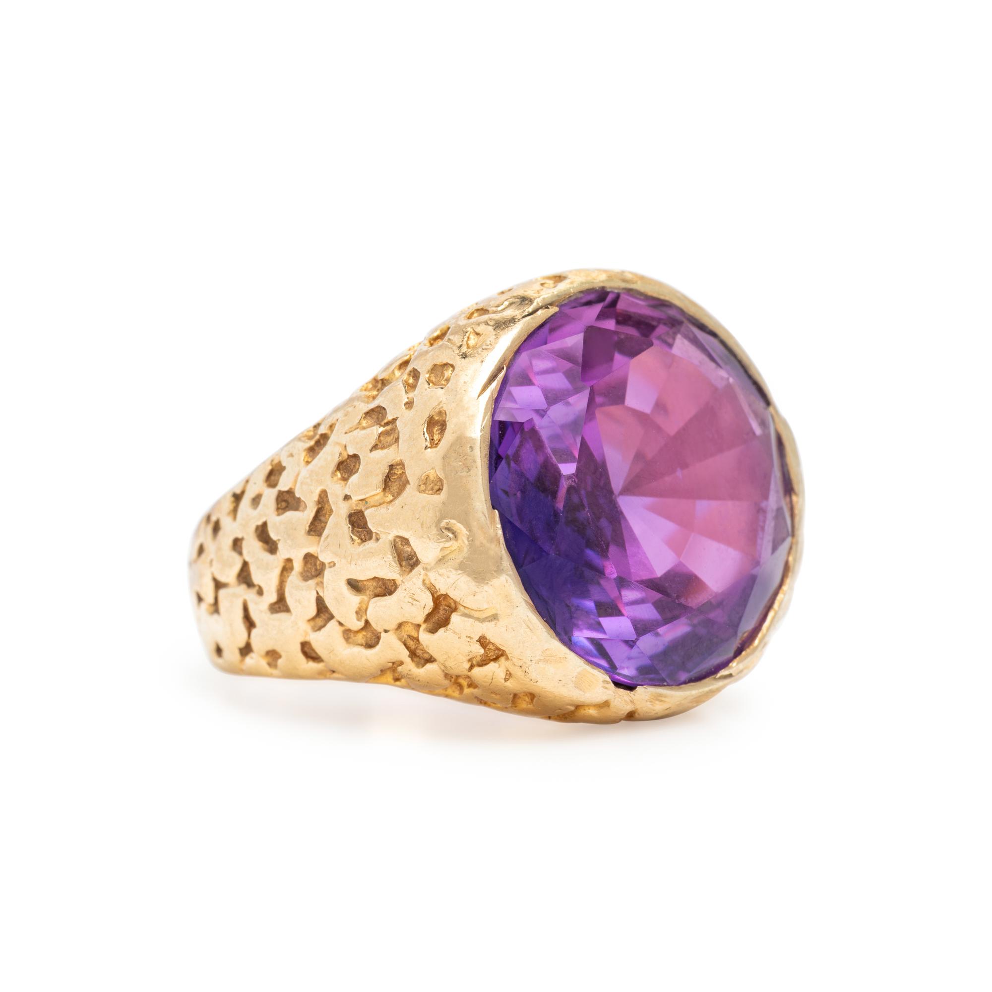 Yellow Gold and Synthetic Color Change Sapphire Ring