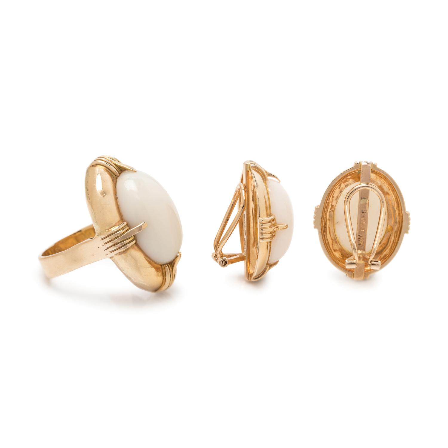 GUMPS, YELLOW GOLD AND WHITE CORAL SET