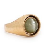 CAT'S EYE TOURMALINE AND YELLOW GOLD RING