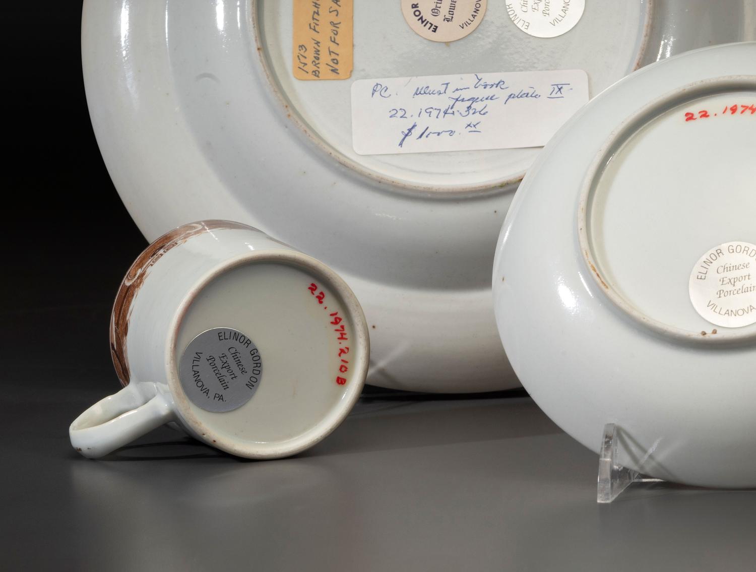 Four Chinese Export Porcelain Articles