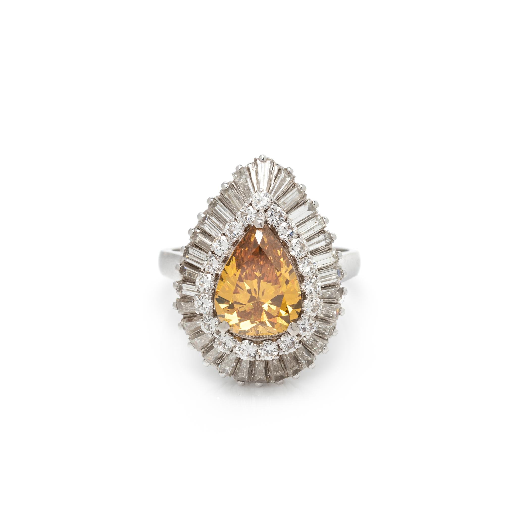 COLORED DIAMOND AND DIAMOND CONVERTIBLE RING/PENDANT