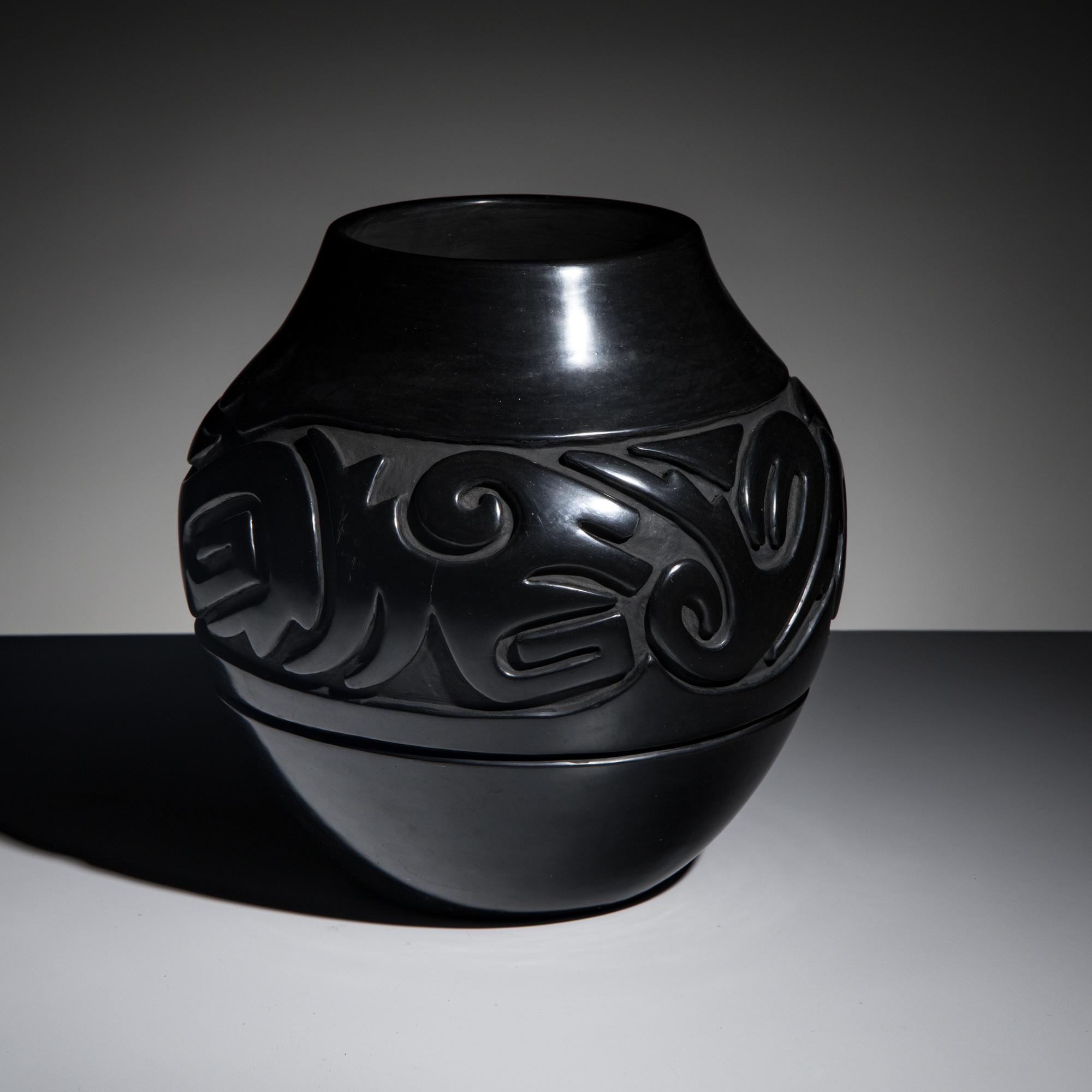 Teresita Naranjo (Santa Clara, 1919-1999) — Carved Blackware Pottery Jar