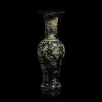 A Large Chinese Famille Noire Porcelain Yenyen Vase, Late 19th Century — 清晚期 素三彩大觀音瓶