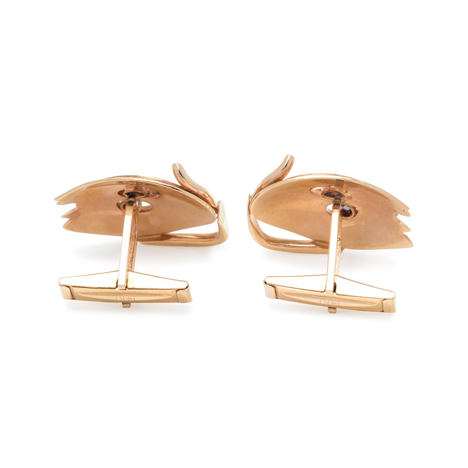 YELLOW GOLD AND SAPPHIRE CUFFLINKS
