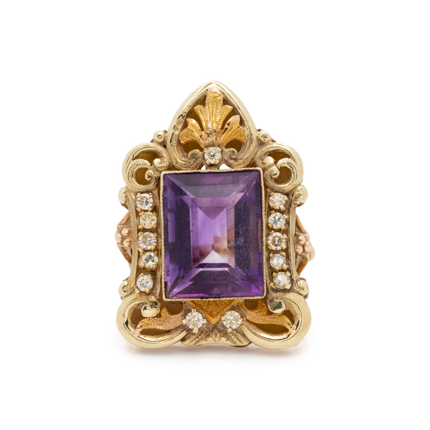 YELLOW GOLD, AMETHYST AND DIAMOND RING