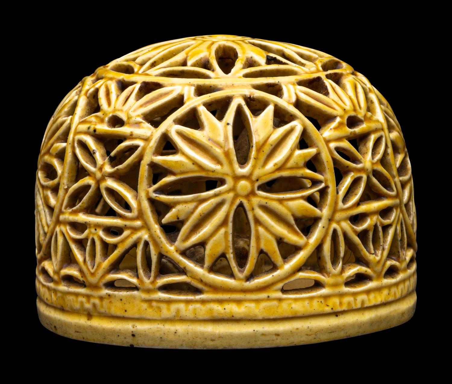 A Chinese Yellow Glazed Reticulated Porcelain Article