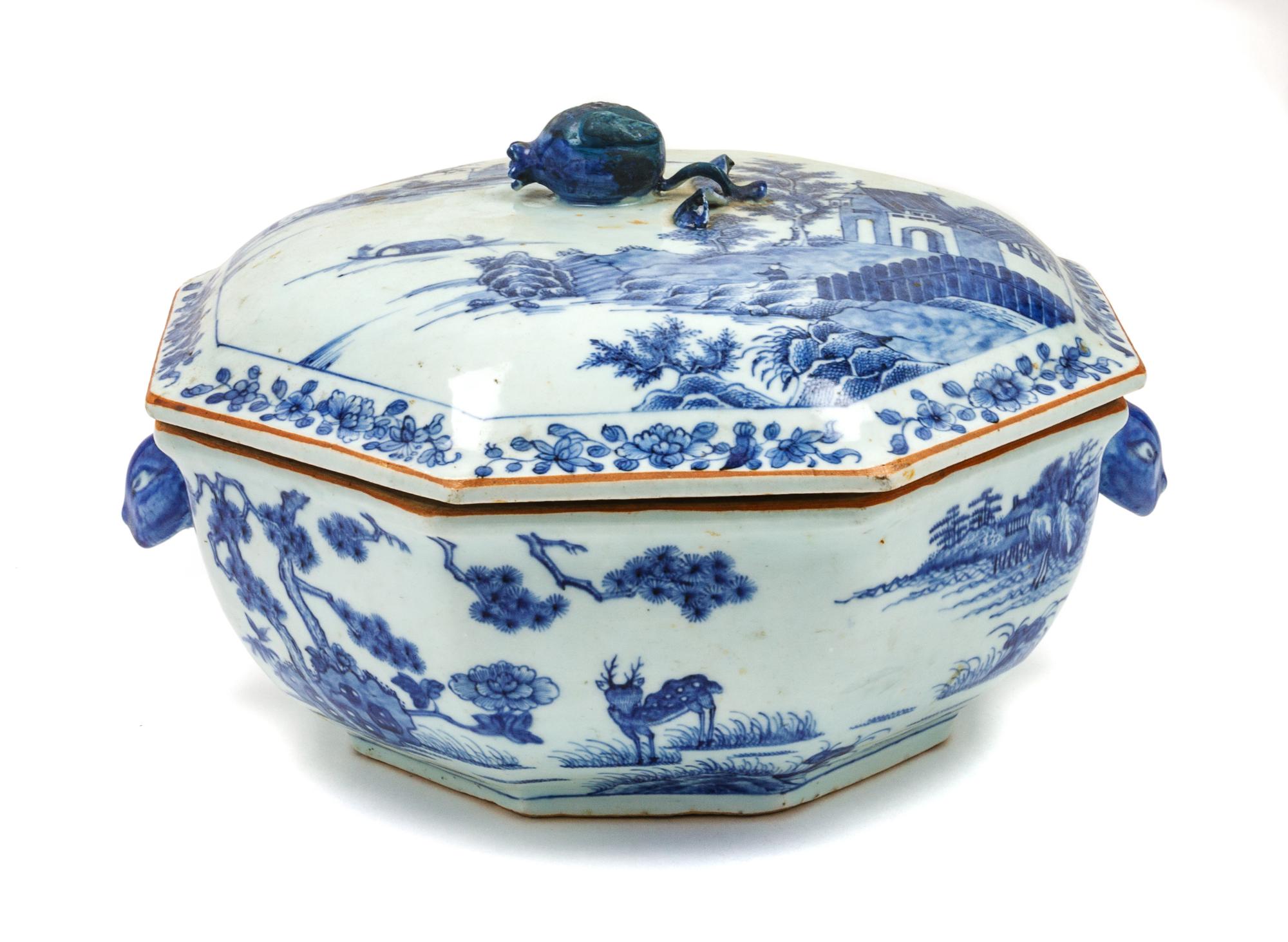 A Chinese Export Porcelain Lidded Tureen Height 8 x width 13 x depth 12 1/2 inches. — LATE 18TH/EARLY 19TH CENTURY