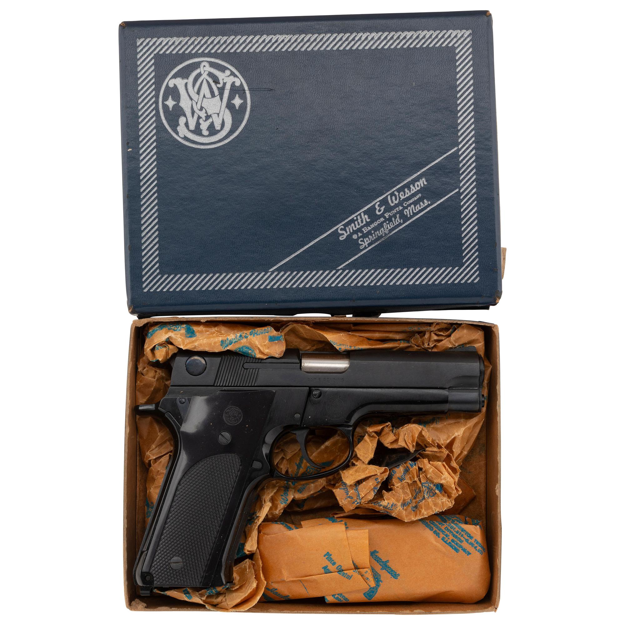 *Smith & Wesson Model 59 in Box