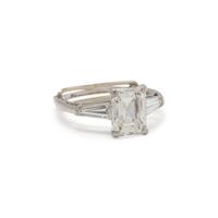 DIAMOND RING