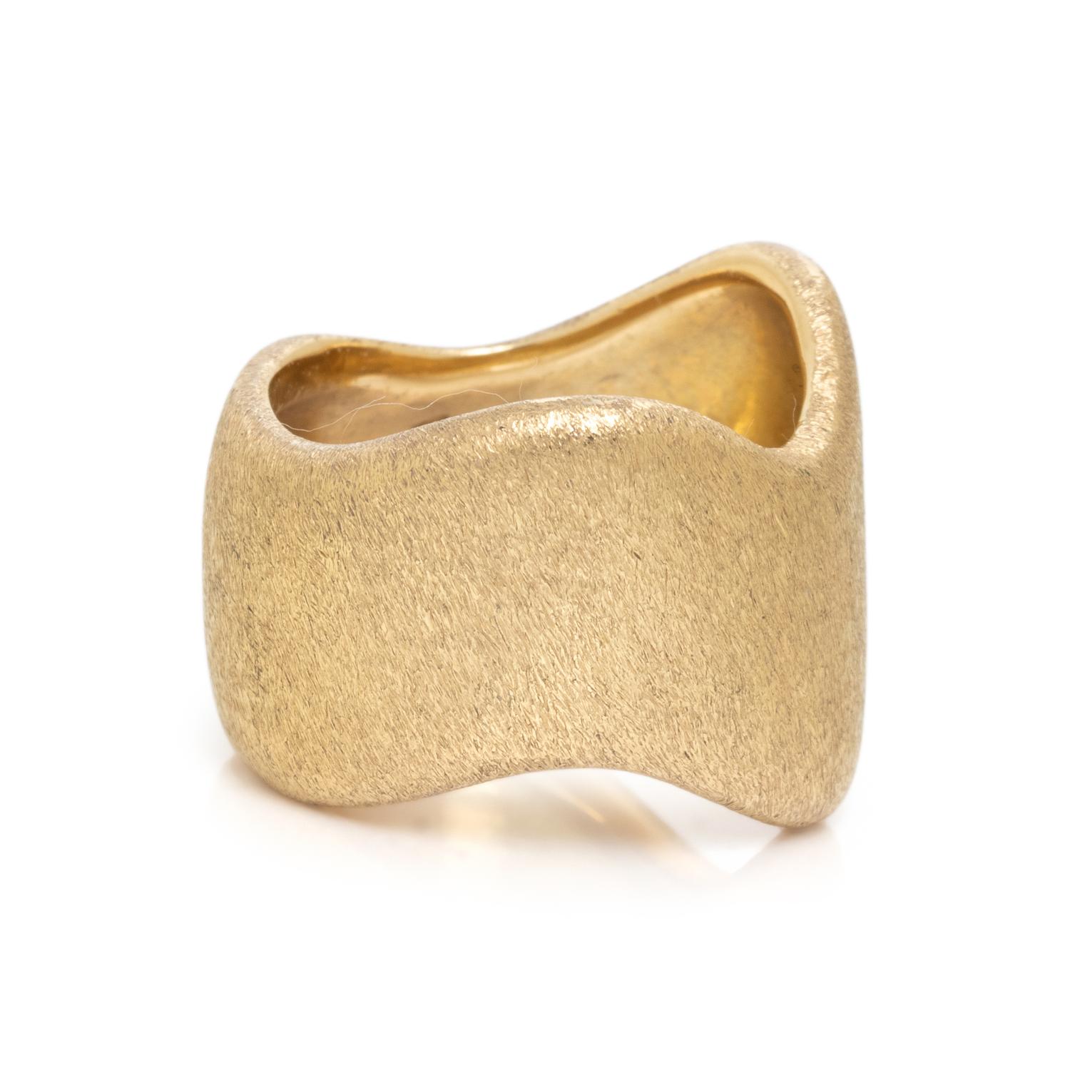 H. STERN, YELLOW GOLD RING
