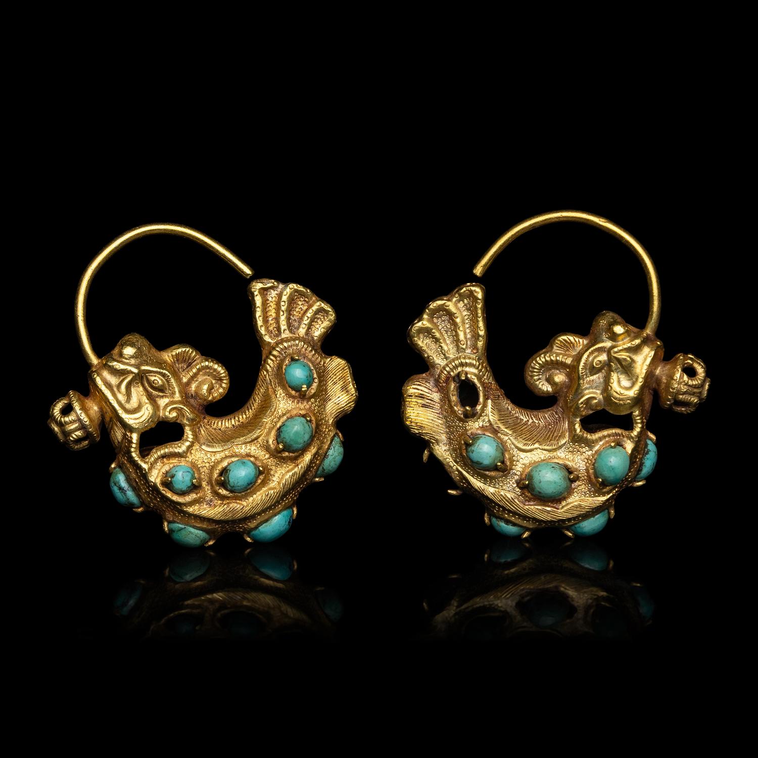 A Pair of Chinese Turquoise Inset Gold 'Capricorn' Earrings, Erhuan, Liao Dynasty 遼 金摩羯嵌松石耳環一對