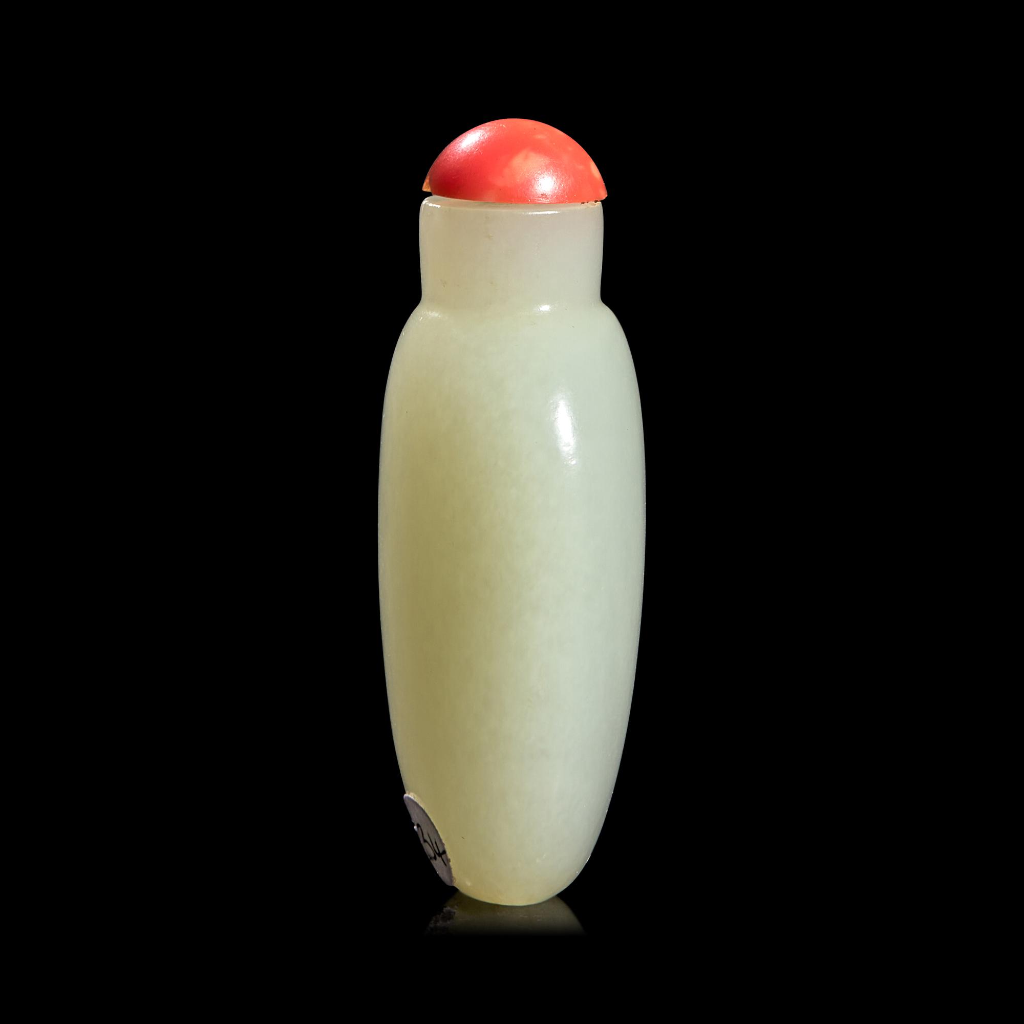 A Chinese Pale Celadon Jade Snuff Bottle, 19th Century — 清晚期 青白玉素面鼻煙壺