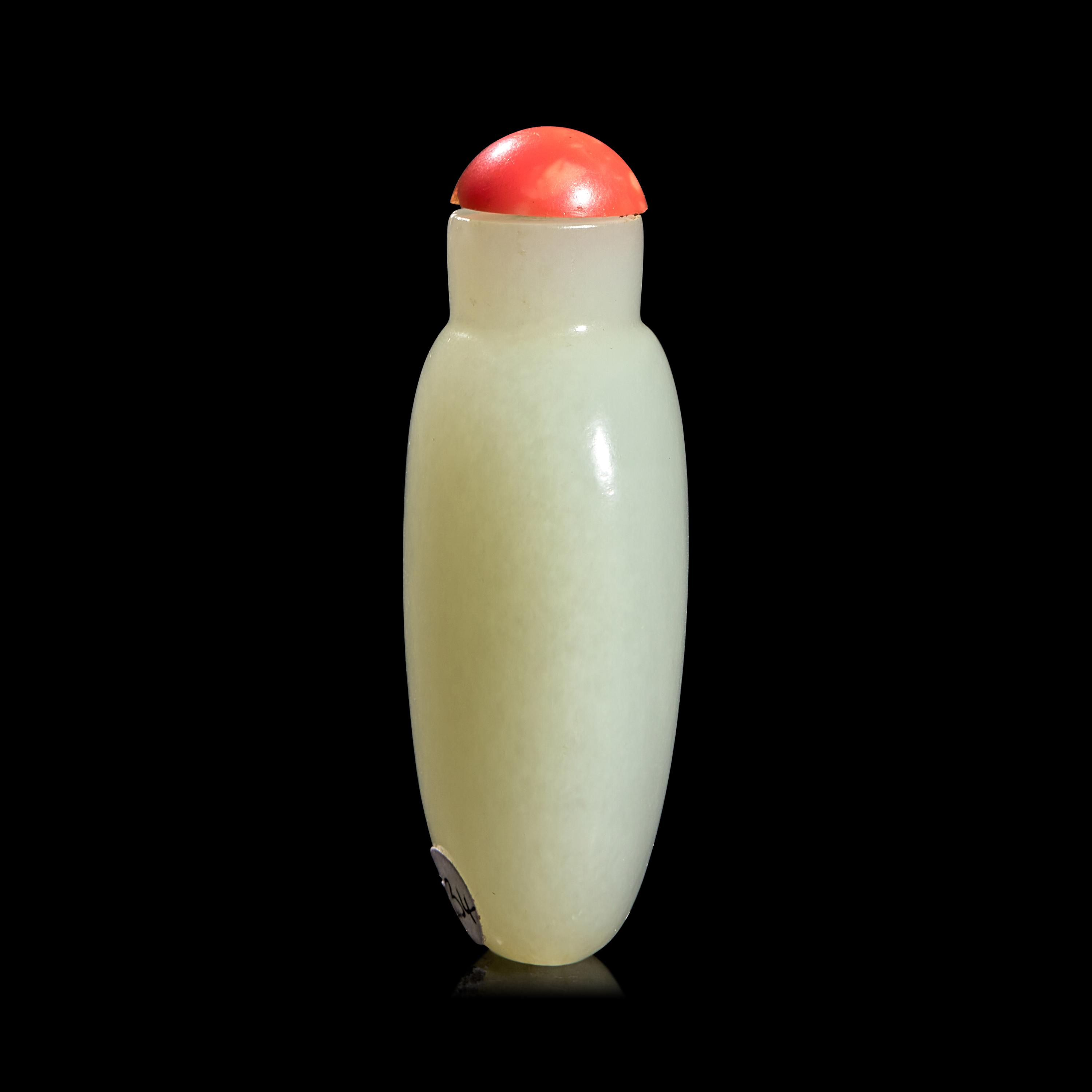 A Chinese Pale Celadon Jade Snuff Bottle, 19th Century — 清晚期 青白玉素面鼻煙壺