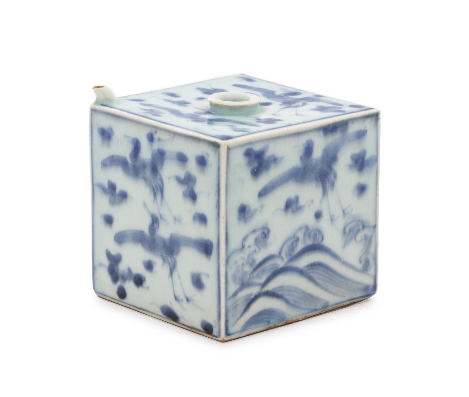 A Korean Blue and White Porcelain Water Dropper LATE JOSEON DYNASTY, 19TH CENTURY — LATE JOSEON DYNASTY, 19TH CENTURY