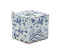 A Korean Blue and White Porcelain Water Dropper LATE JOSEON DYNASTY, 19TH CENTURY — LATE JOSEON DYNASTY, 19TH CENTURY