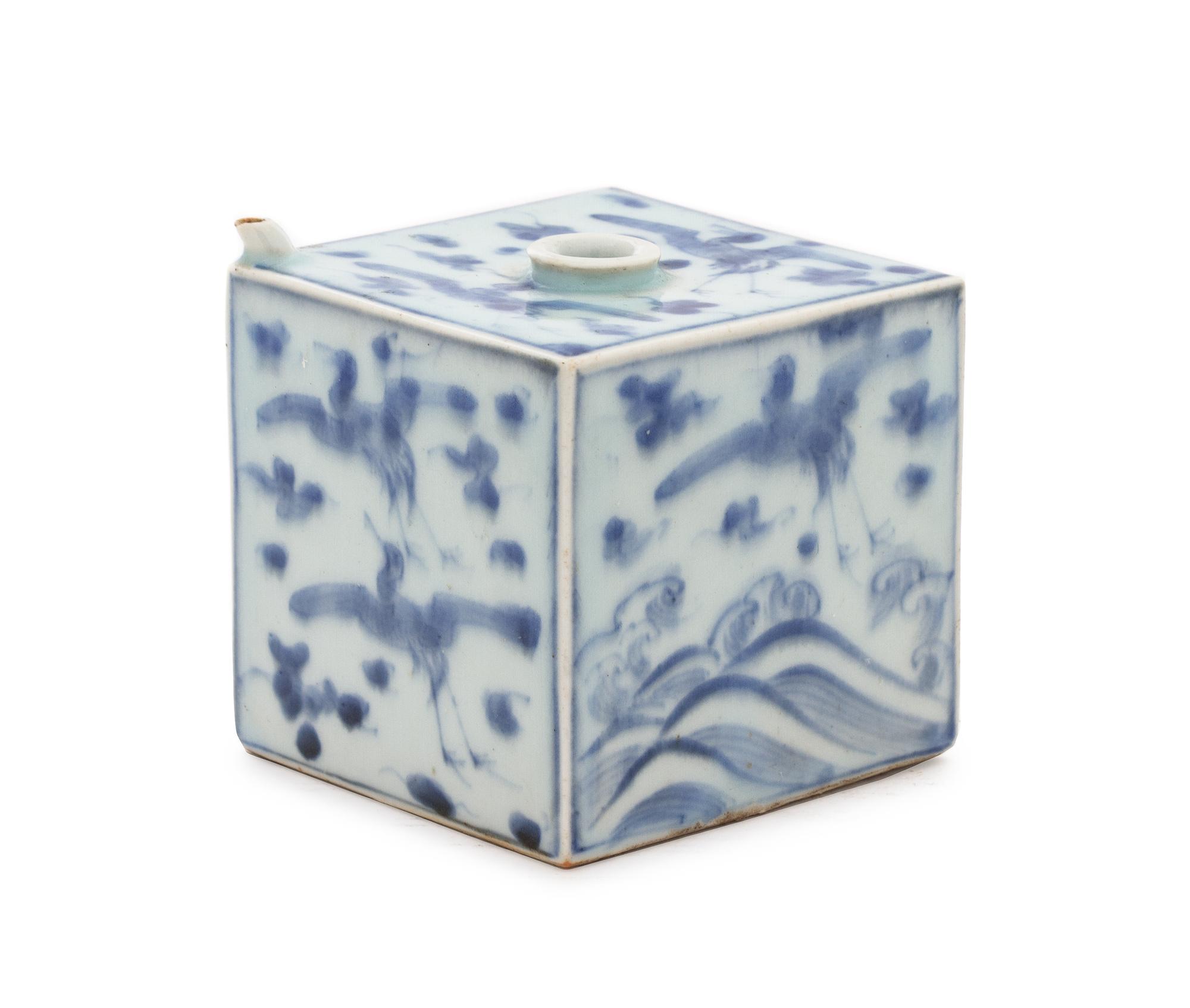 A Korean Blue and White Porcelain Water Dropper LATE JOSEON DYNASTY, 19TH CENTURY — LATE JOSEON DYNASTY, 19TH CENTURY