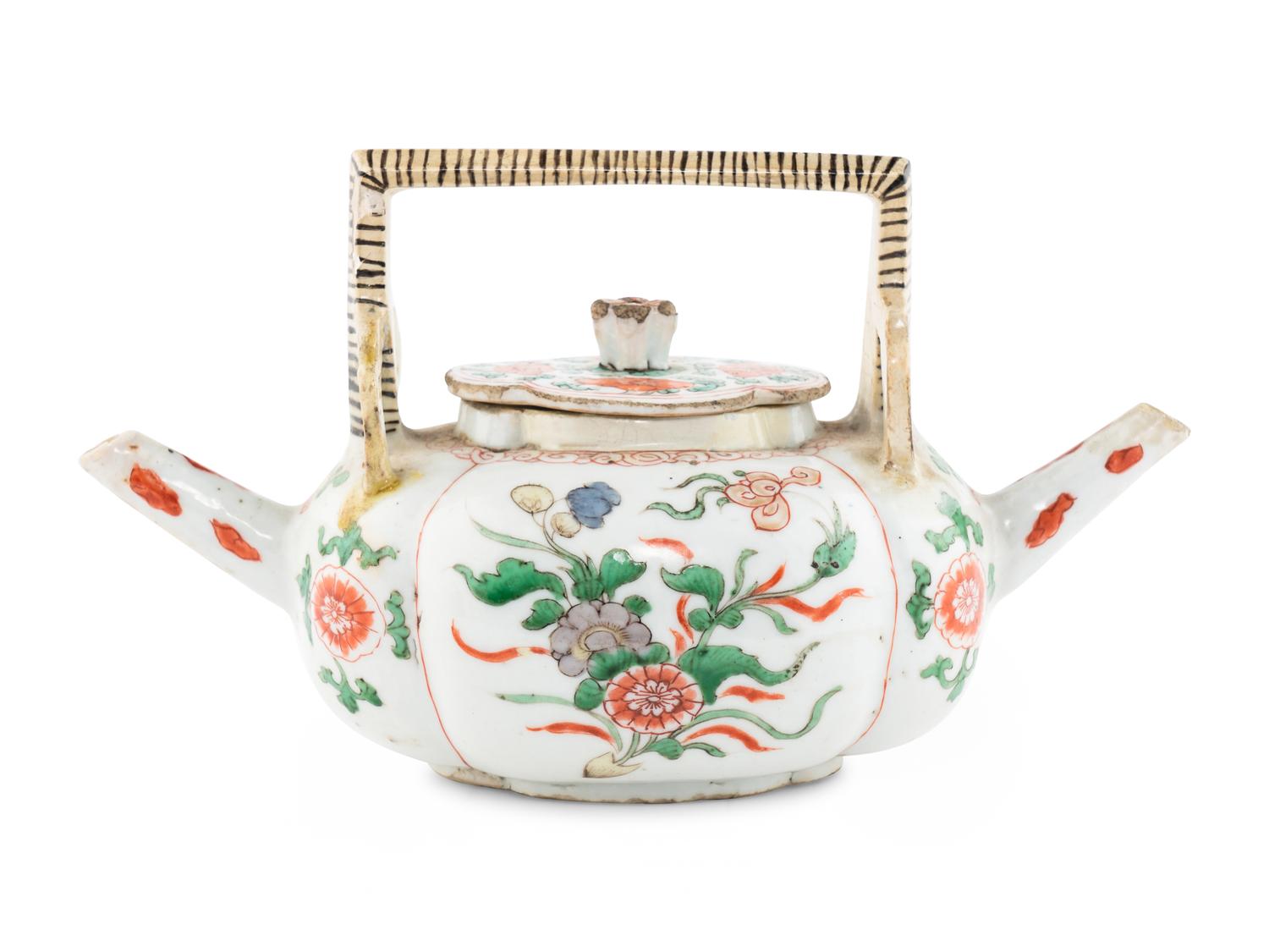A Chinese Export Porcelain Teapot