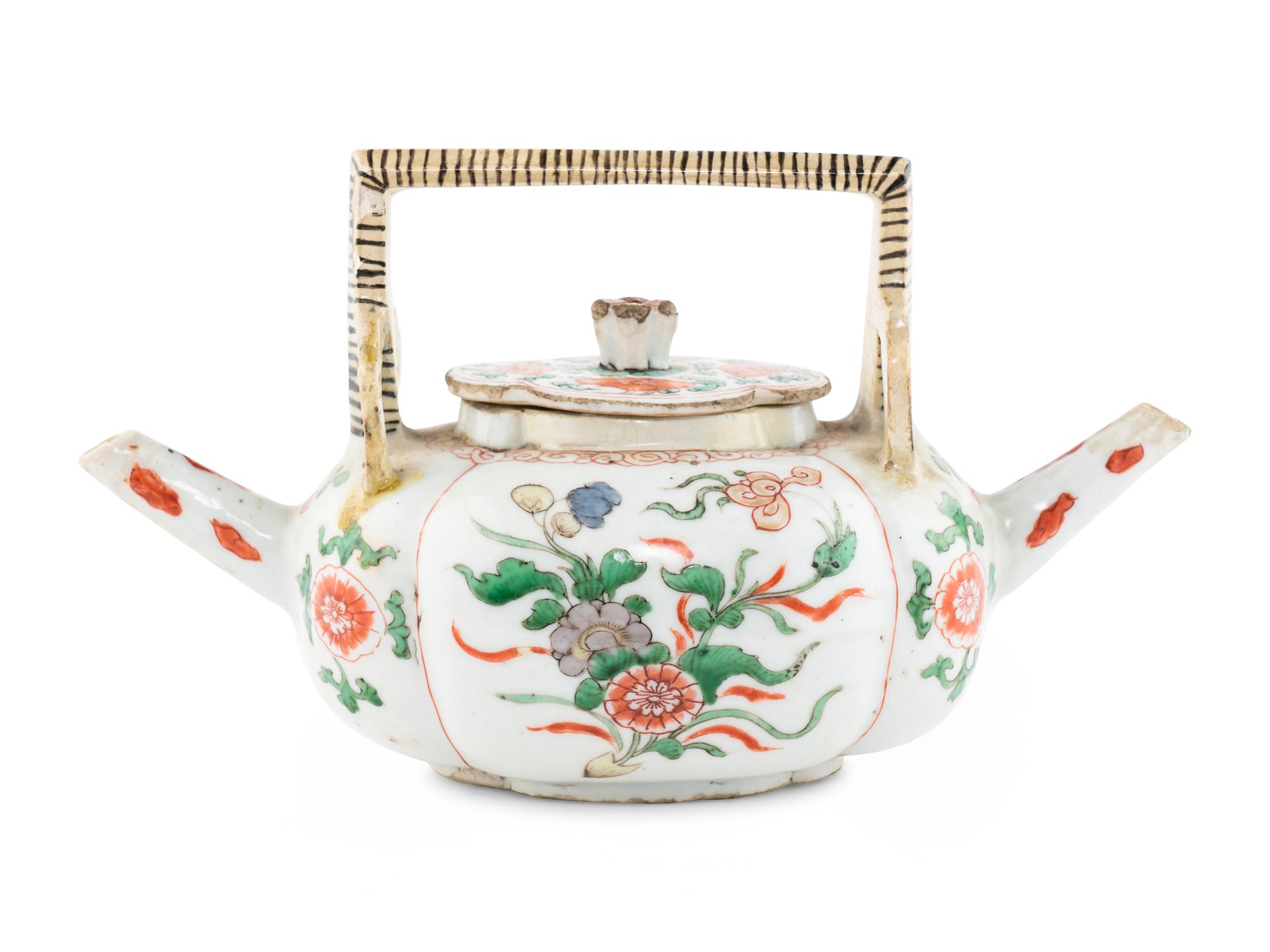 A Chinese Export Porcelain Teapot