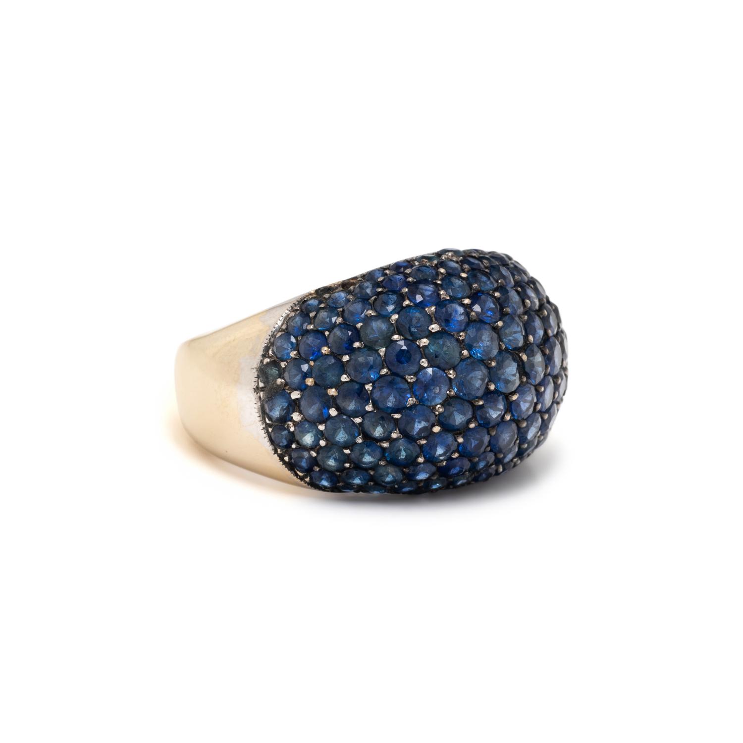 SAPPHIRE AND WHITE GOLD BOMBÉ RING