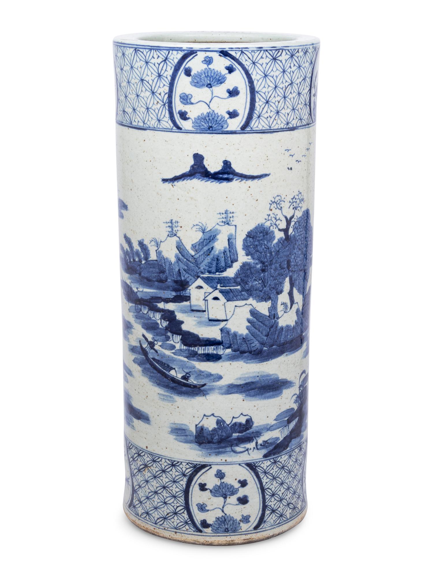A Chinese Export Blue and White Porcelain Umbrella Stand