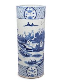 A Chinese Export Blue and White Porcelain Umbrella Stand