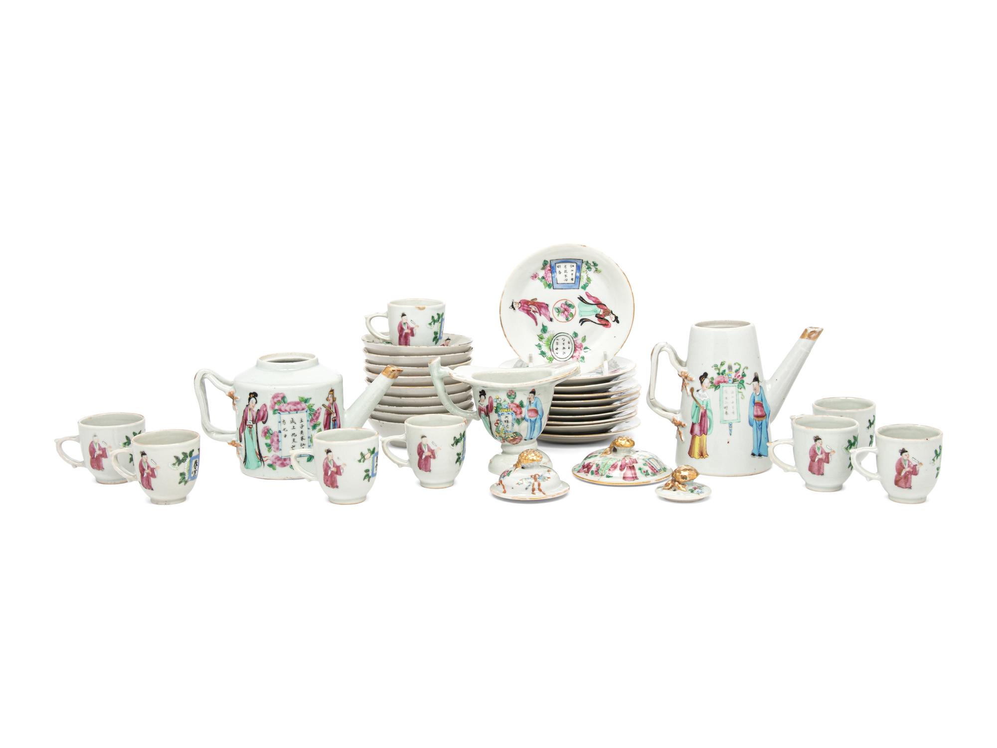 A Chinese Export Porcelain Tea and Coffee Service