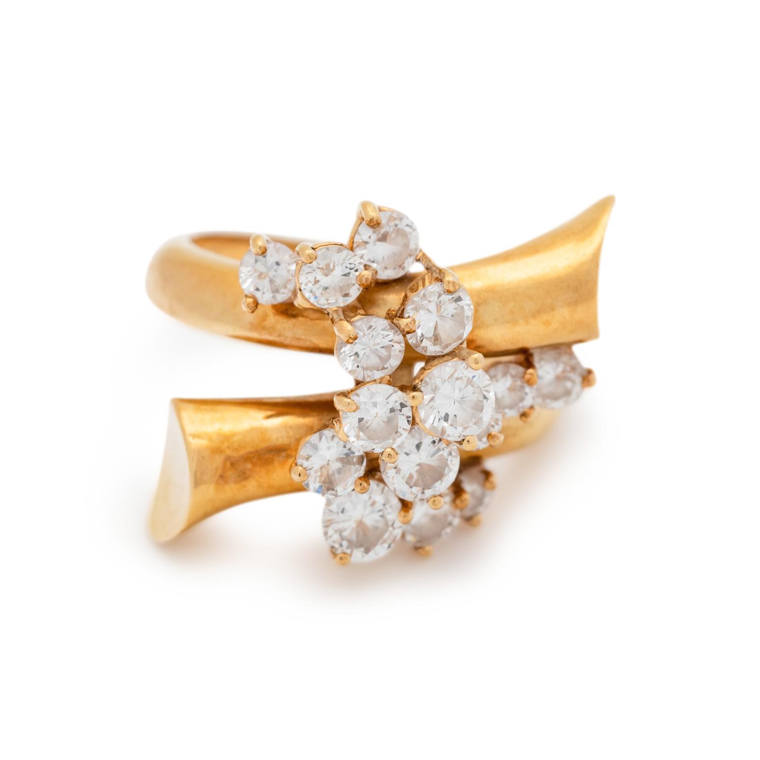 YELLOW GOLD AND DIAMOND RING