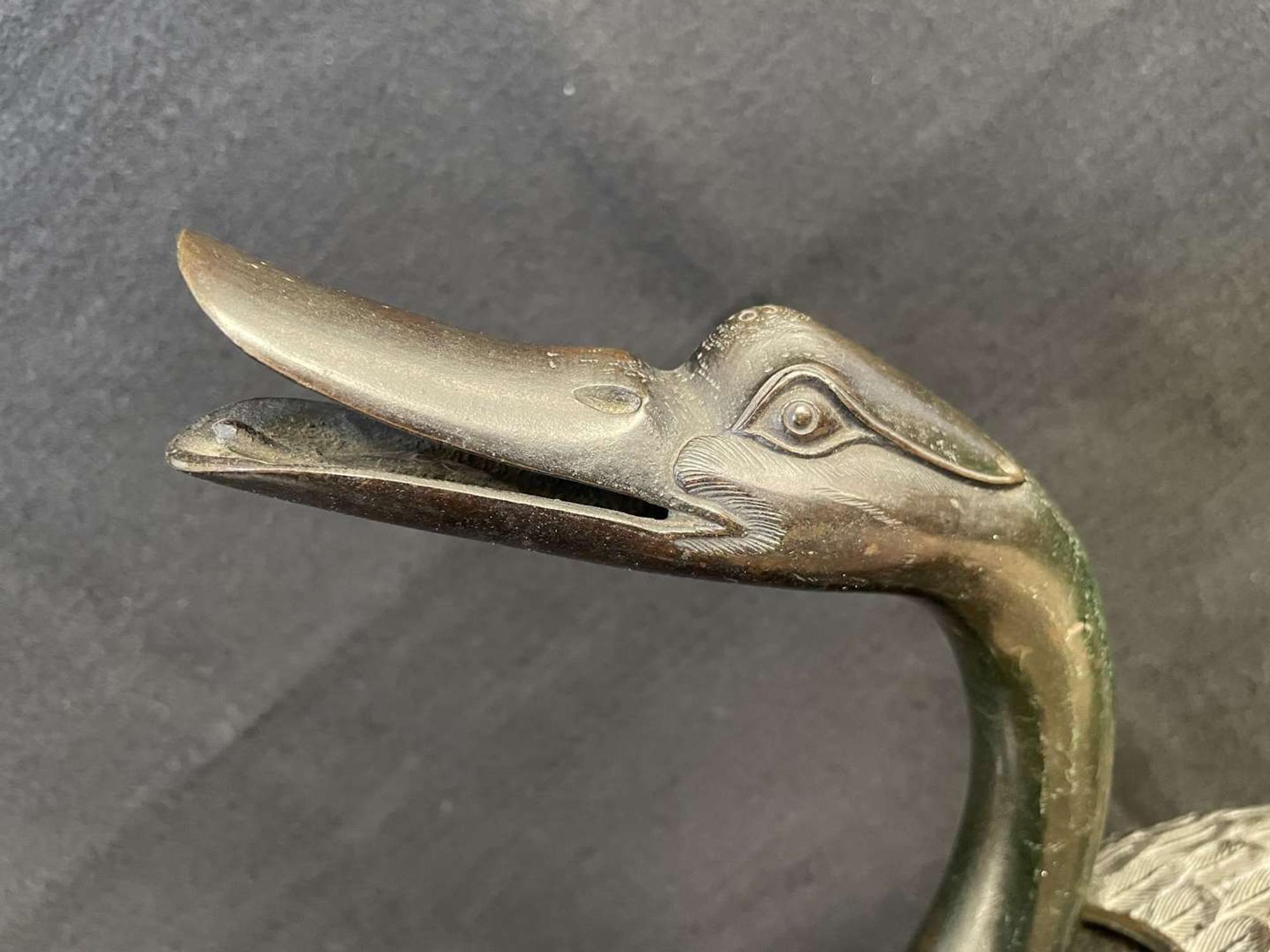 A patinated bronze goose-form incense burner 铜加漆鹅形香炉一件 Late 18th to 19th century ???????????