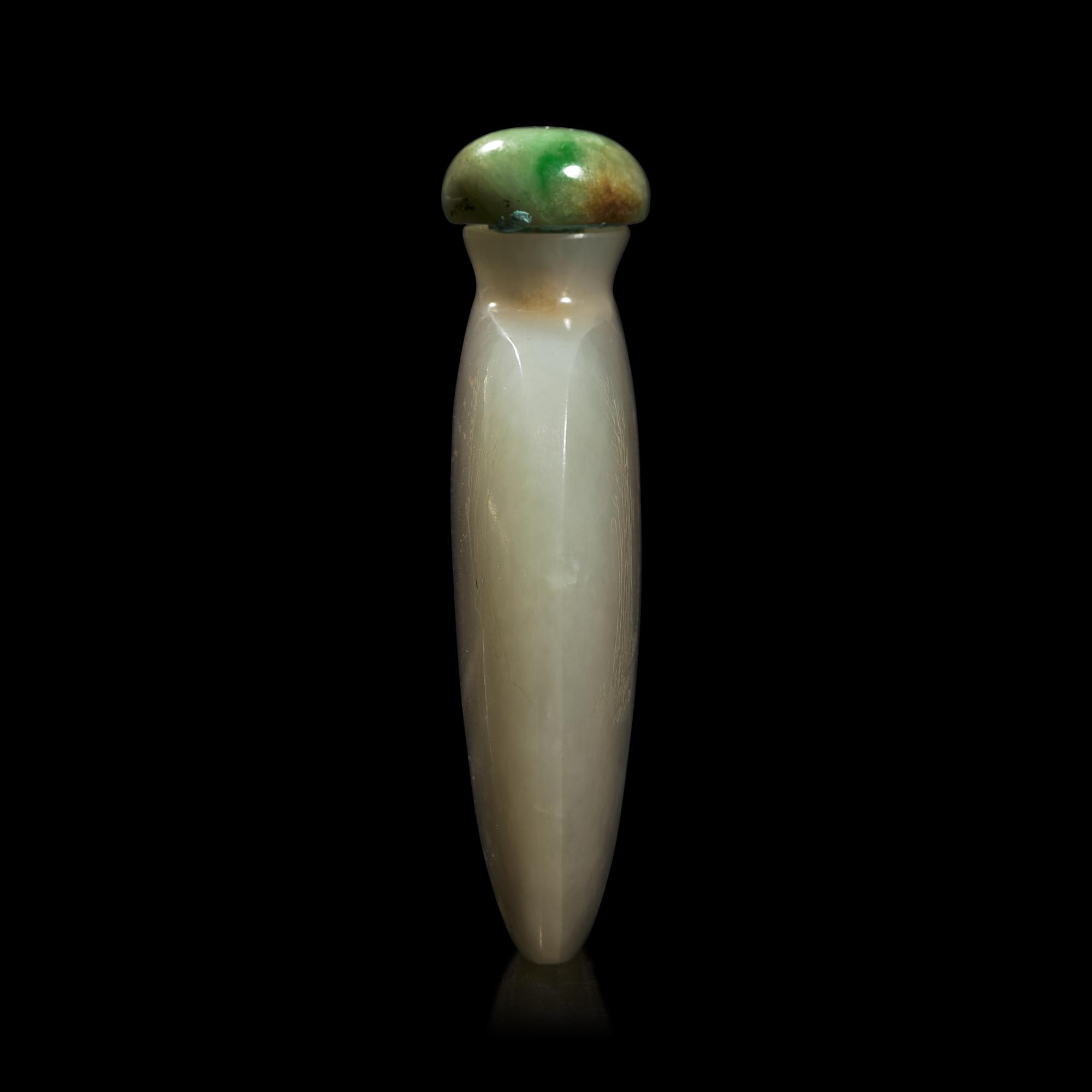 A Chinese Greyish-White Jade Snuff Bottle, 18th/19th Century